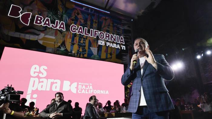 El secretario de Turismo de Baja California, Miguel Ángel Badiola, habla durante la presentación de la campaña Baja California es para ti en Ciudad de México (México).