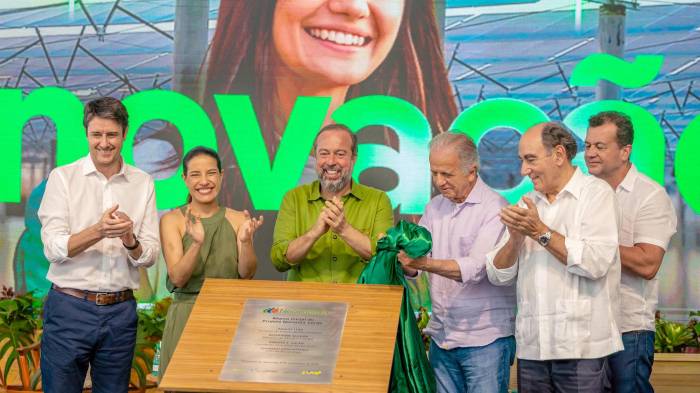 Neoenergía, filial de la eléctrica española Iberdrola, oficializó el inicio de las obras de la mayor planta solar de Fernando de Noronha (isla al noreste de Brasil), que permitirá hasta 2027 la descarbonización de la generación eléctrica de este archipiélago paradisíaco, considerado patrimonio natural de la Humanidad.