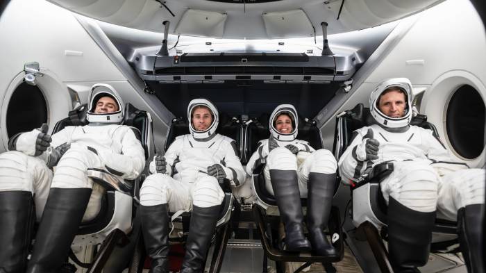 Fotografía del 30 de abril cedida por SpaceX donde aparecen los integrantes de la tripulación de la misión Crew-13. EFE/SpaceX