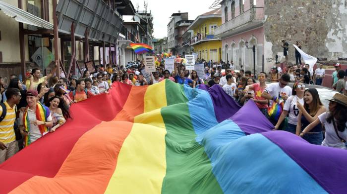 Organizaciones piden justicia y critican el silencio de la Conferencia Episcopal Ecuatoriana.