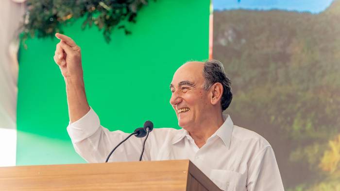 El presidente de Iberdrola, Ignacio Galán, habla durante la inauguración de una planta solar este sábado, en Fernando de Noronha (Brasil).