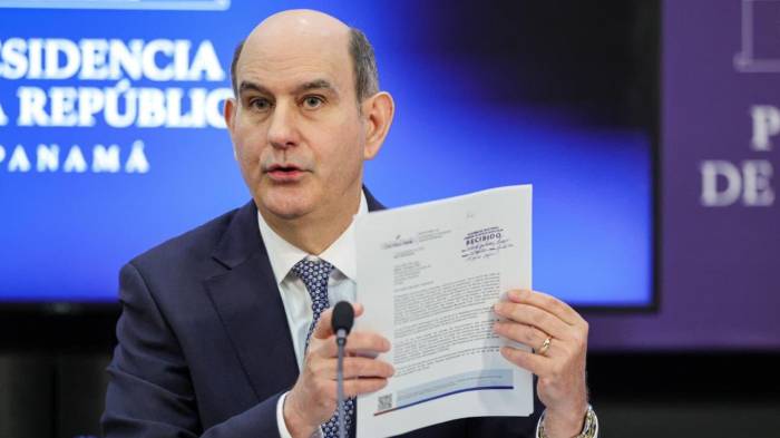 Felipe Chapman, ministro de Economía y Finanzas, explicó que las transferencias extraordinarias han caído un 96% y pidió esperar los resultados de las auditorías solicitadas a la Contraloría.