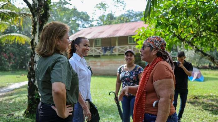 Río Veraguas recibe ayuda para levantar viviendas