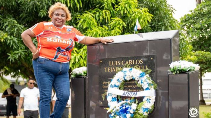 Rita Hansell, madre de Luis ‘Matador’ Tejada, agradeció a AFUTPA, a los medios de comunicación y a los exjugadores que acompañaron el homenaje, destacando el cariño y respeto con el que se recordó a su hijo.