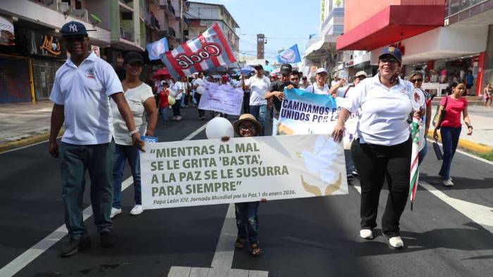 Panameños caminan por la paz, la vida y la familia