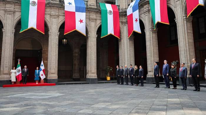 Reunión en el Palacio Nacional de México.