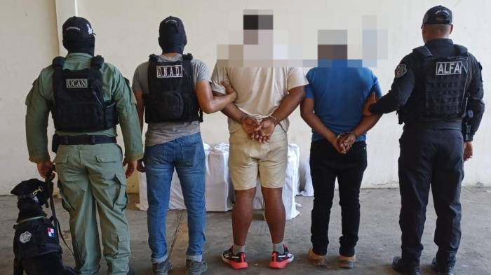 Dos hombres fueron aprehendidos durante el operativo conjunto.