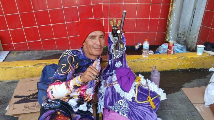 Muchos feligreses aseguran haber recibido milagros, desde sanaciones hasta nuevas oportunidades de vida.