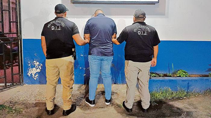 Engañaban a comerciantes.