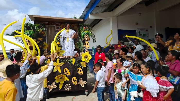 Reina de la Semana del Campesino a la usanza herrerana