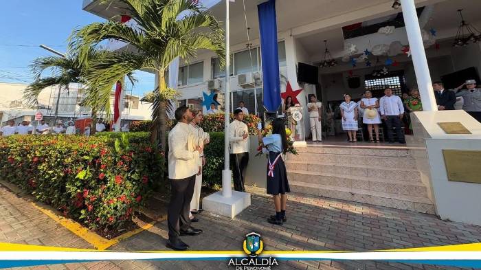 El histórico edificio de la Alcaldía Municipal fue el epicentro de los actos protocolares y desde donde partió el desfile ayer.