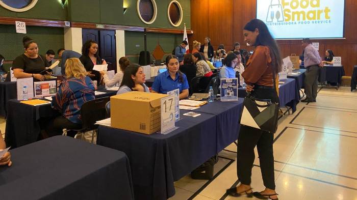 Según el gremio empresarial, unas 1.500 personas se registraron en la plataforma de la CCIAP para participar en la feria de empleo.