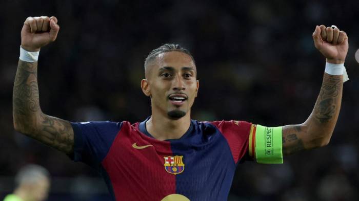 El extremo brasileño Raphinha, quinto en el premio del Balón de Oro, firmó 34 goles y 25 asistencias en la última temporada con el Barcelona.