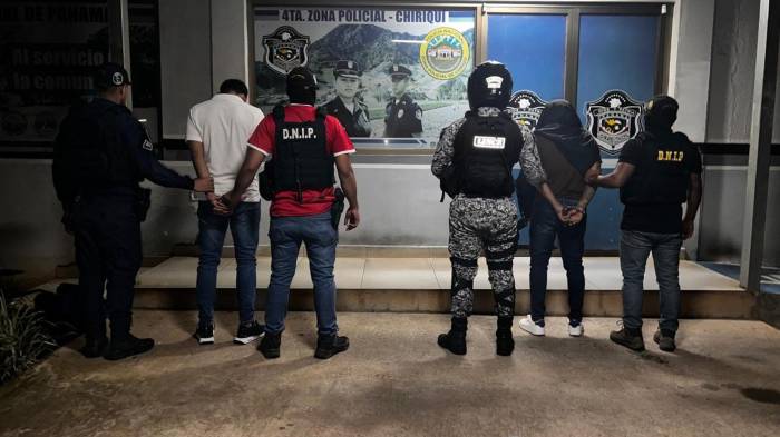 Los dos aprehendidos quedaron a órdenes del Ministerio Público.