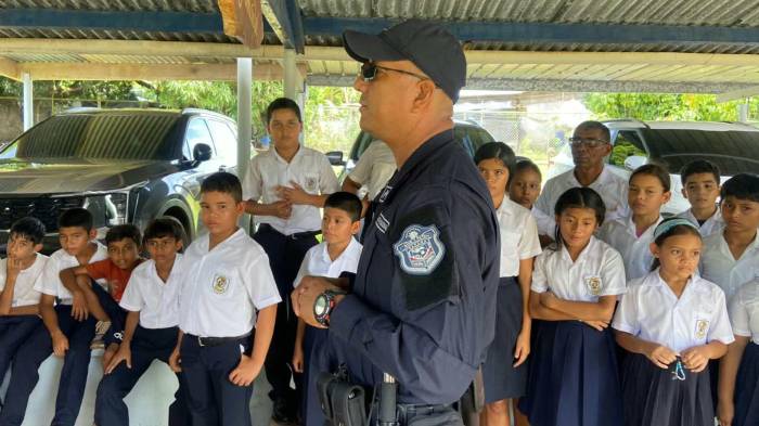 Estudiantes de Pedasí participan en una iniciativa que busca fortalecer la seguridad desde las aulas.