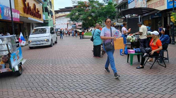 La Central |“No hay ‘chenchén’ en la calle”: la crisis aprieta hasta a los informales