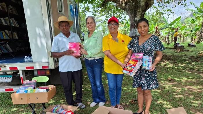 Biblioteca Nacional llevó jornada de lectura a Tres Hermanas