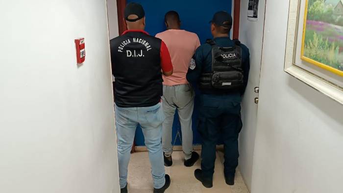 Lo agarraron por el crimen de su madre en Río Abajo