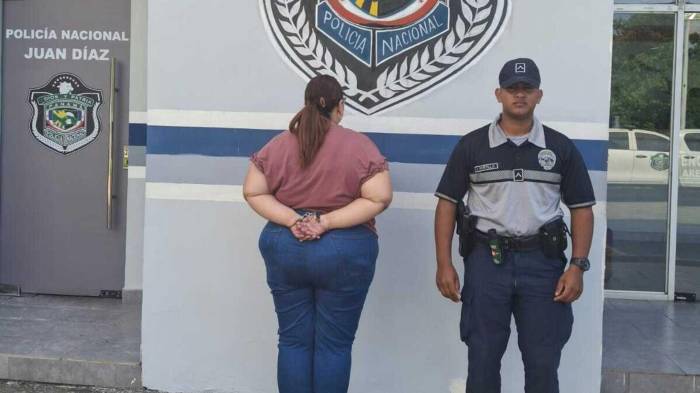 La mujer fue detenida durante un recorrido policial en San Cristóbal, Juan Díaz.