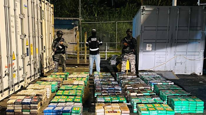 Los puertos del país, sobre todo en la provincia de Colón, son usadas para transportar drogas.