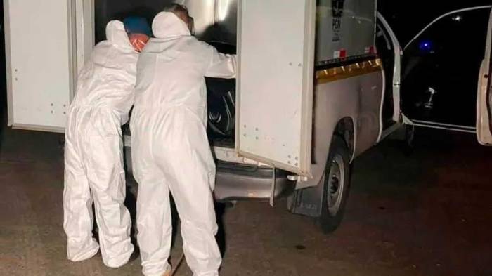 La víctima fue localizada sin vida sobre la acera en Villa Unida, tras ser atacada por encapuchados.