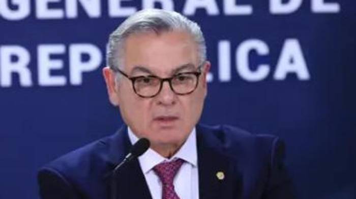 Flores indicó que los directores justificaron la falta de entrega de los reportes, argumentando que “estaban amenazados”.