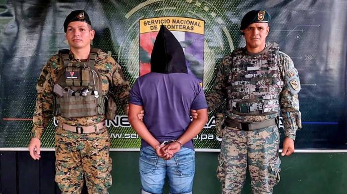 Un hombre de 22 años fue aprehendido en Puente Negro, Guabito, Bocas del Toro. Mantenía una orden de captura por robo agravado.