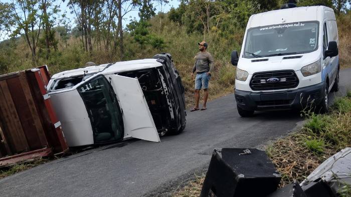Figuras del típico se recuperan tras accidente