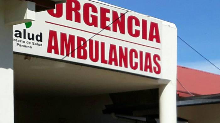 Unidades del Cuerpo de Bomberos y personal médico atendieron a los heridos y los trasladaron al Hospital Aquilino Tejeira de Penonomé.