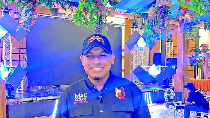 Román Vásquez le pone el flow a los eventos