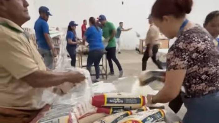 El IMA anuncia que comenzó el armado de las bolsas navideñas.