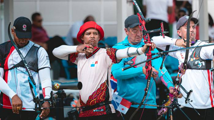 Liborio Saavedra va en busca del bronce en tiro con arco.