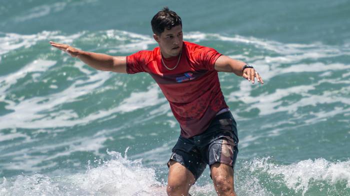Agustín Cedeño mantiene vivo el sueño del oro para Panamá luego de avanzar a la final del Longboard masculino, donde enfrentará al mexicano Jonathan Melendres.