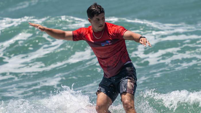 Agustín Cedeño mantiene vivo el sueño del oro para Panamá luego de avanzar a la final del Longboard masculino, donde enfrentará al mexicano Jonathan Melendres.