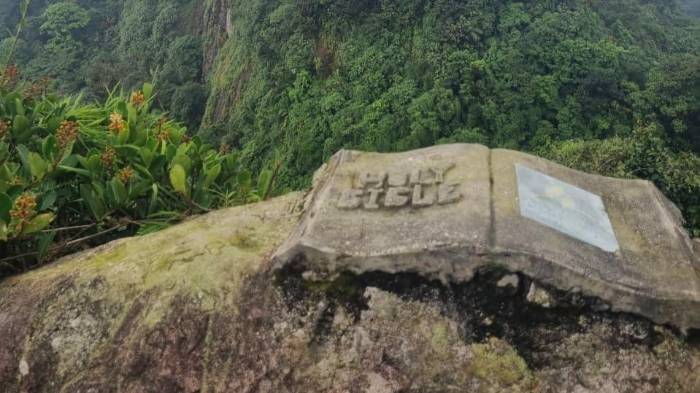 La Biblia en la cima: el tesoro escondido de Cerro Trinidad