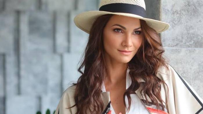 Redes Sociales/@cdementiev