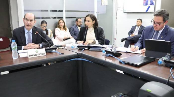 Chapman sustentando en la AN.