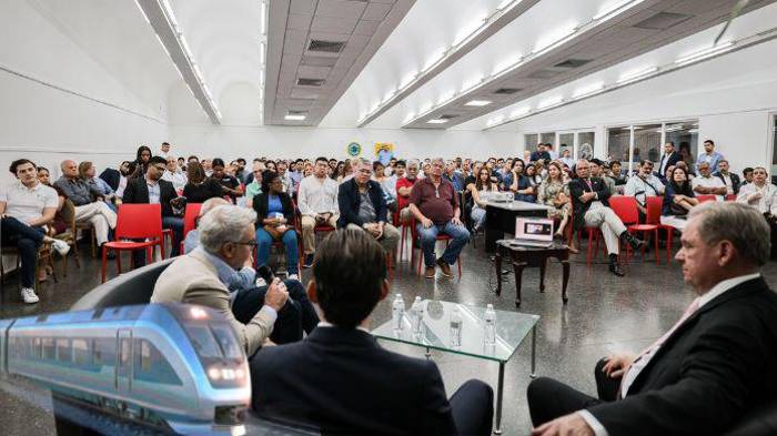 El secretario del Ferrocarril, Henry Faarup, resaltó los principales potenciales de la megaobra que recorrerá 486 kilómetros de la vía Panamá – David- Frontera.