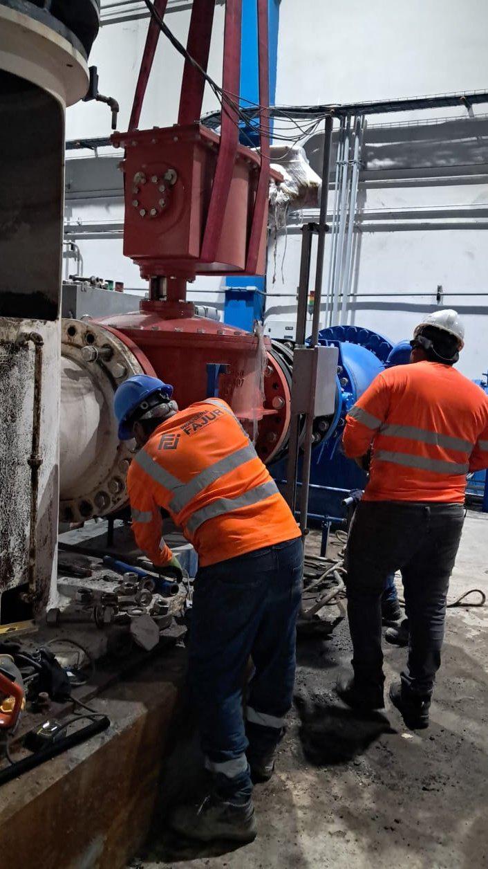 Idaan instala rejillas y válvulas en la toma de agua cruda en el Lago Alajuela