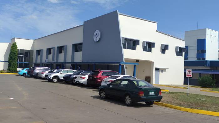 Las cirugías en el Hospital Dr. Rafael Estévez fueron suspendidas por seguridad tras una falla eléctrica externa.