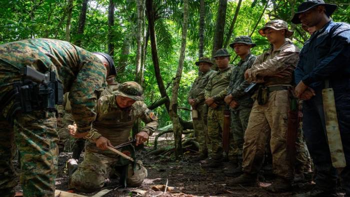 El curso de orientación en la selva es una capacitación dirigida por los estamentos de seguridad panameños, en coordinación con el Comando Sur del Ejército de Estados Unidos.