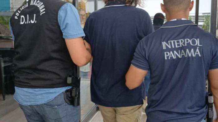 Interpol juega un rol importante en la cooperación policial.
