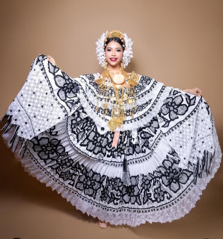 Isabela Vargas Sittón se pone la corona y rinde homenaje a las raíces santeñas