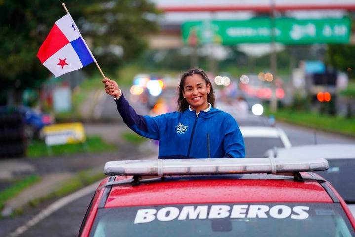 Reciben a Kristine como una heroína