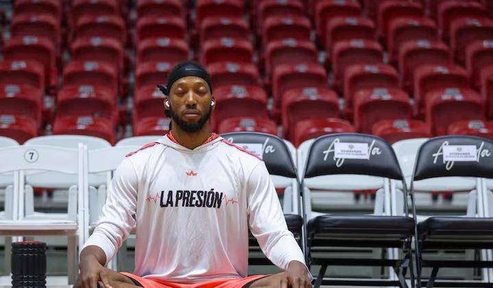 Sus compañeros ya se han acostumbrado a sus sesiones.