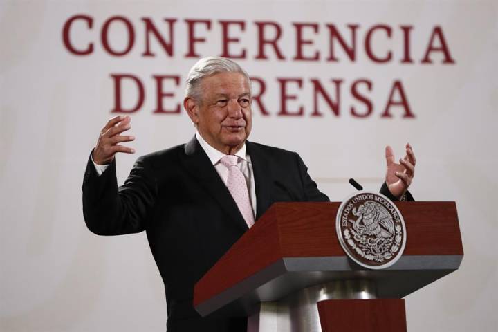 El presidente de México, Andrés Manuel López Obrador, habla durante una rueda de prensa en el Palacio Nacional de la Ciudad de México