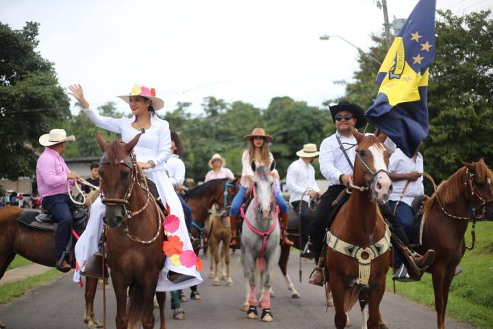 Arraiján realizó primera gran cabalgata