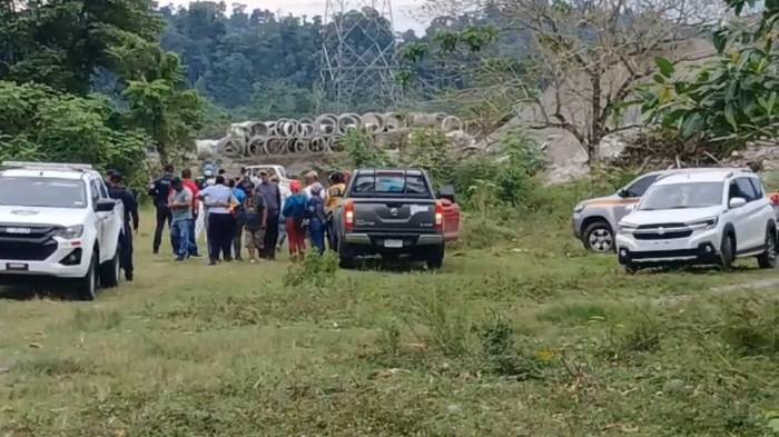 El cuerpo estaba semienterrado en el lugar