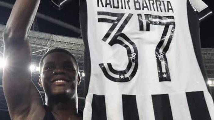 Luego de su actuación contra Sport Recife recibió la llamada de Igor Jesus, exfigura del Botafogo, quien milita en el Nottingham Forest de Inglaterra. Barría se coronó hoy con la sub-20, marcó cuatro goles en seis partidos,