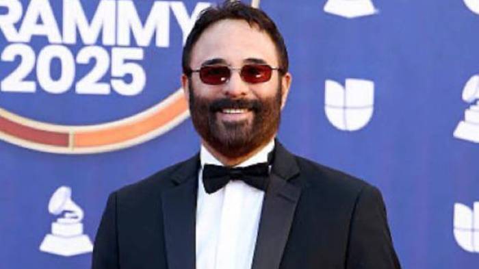 Con 50 años de trayectoria, Roberto Delgado es uno de los músicos y directores más influyentes de Panamá.